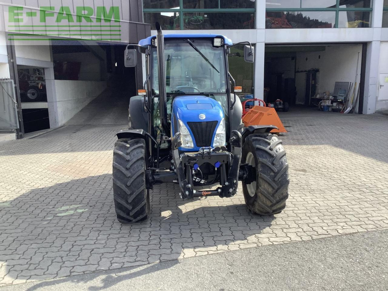 New Holland t4020 deluxe Deluxe - Traktor: bilde 2 New Holland t4020 deluxe Deluxe - Traktor: bilde 2