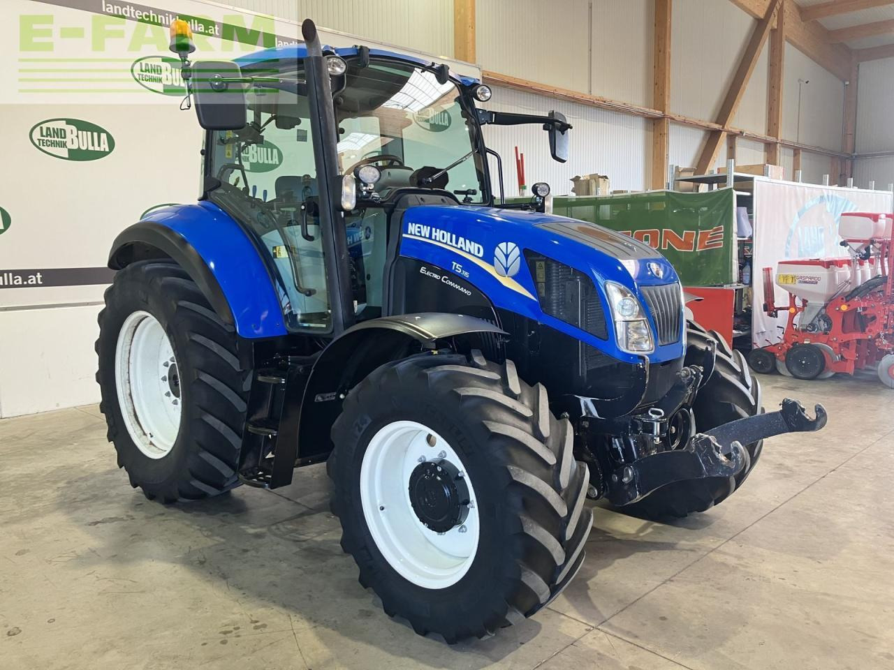 New Holland t5.115 electro command - Traktor: bilde 2 New Holland t5.115 electro command - Traktor: bilde 2