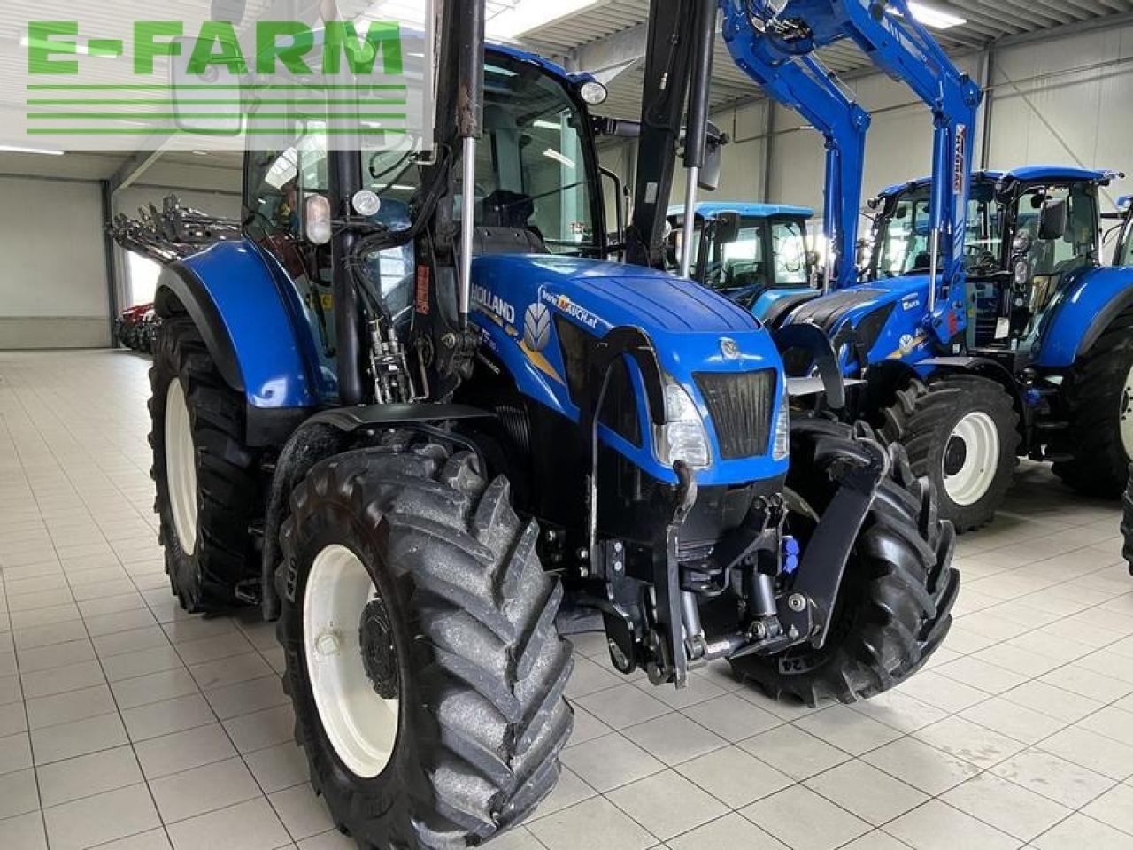 New Holland t5.115 electro command - Traktor: bilde 5 New Holland t5.115 electro command - Traktor: bilde 5