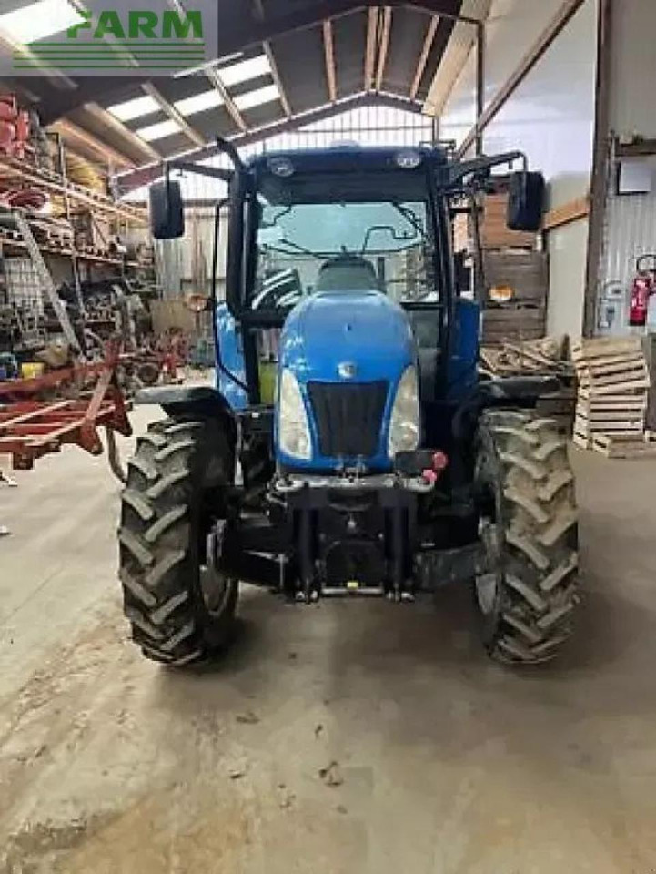 New Holland t5040 - Traktor: bilde 4 New Holland t5040 - Traktor: bilde 4