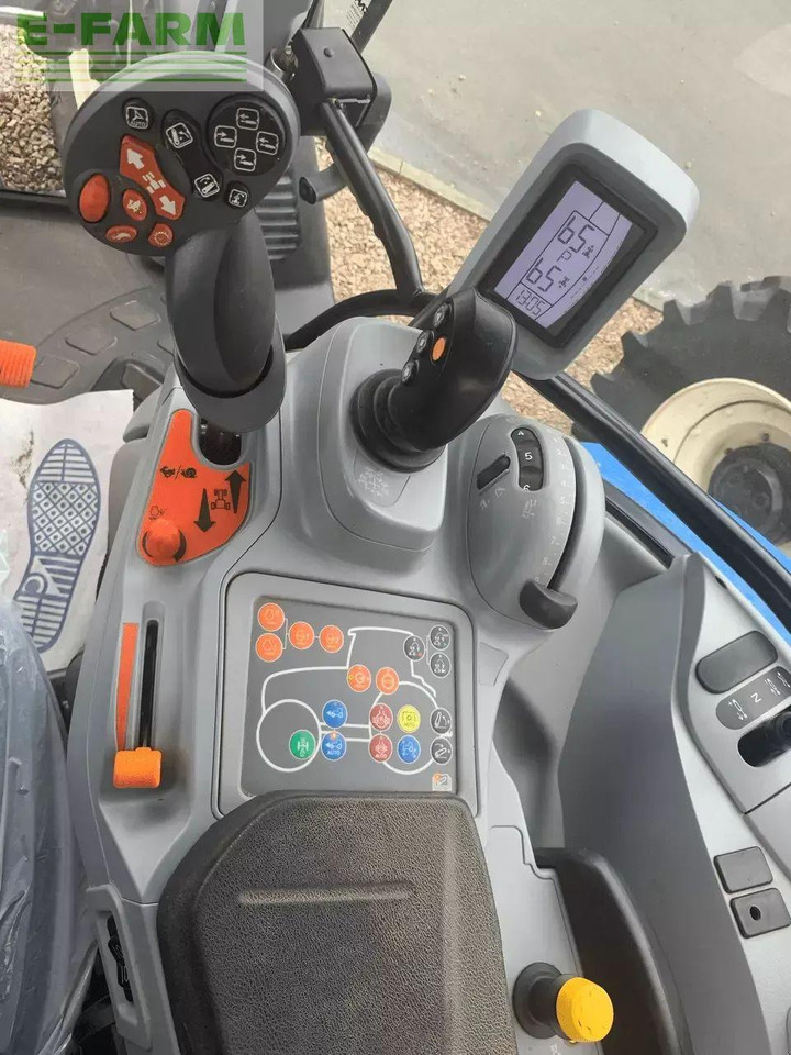 Traktor New Holland t6.145 dynamic command: bilde 6