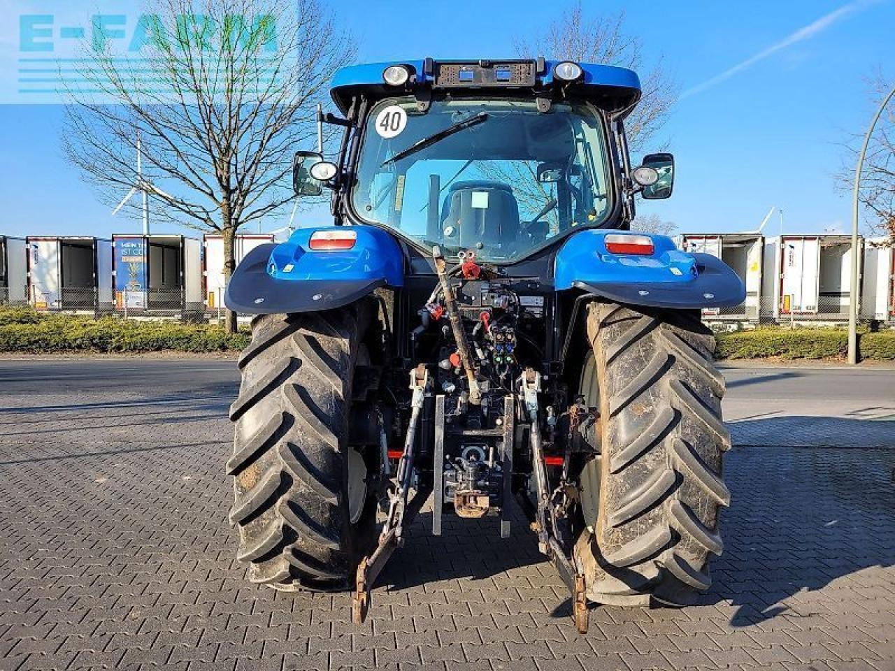 New Holland t6020 elite Elite - Traktor: bilde 4 New Holland t6020 elite Elite - Traktor: bilde 4