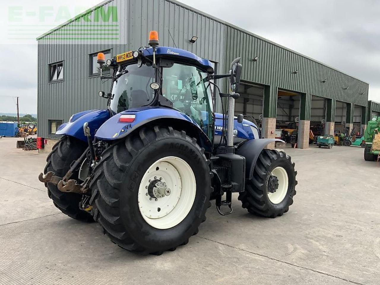 New Holland t7.270 blue power tractor (st23715) - Traktor: bilde 2 New Holland t7.270 blue power tractor (st23715) - Traktor: bilde 2