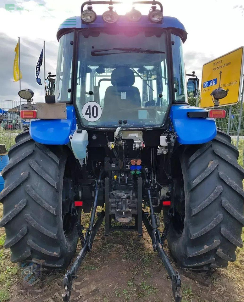 New Holland td5040 - Traktor: bilde 2 New Holland td5040 - Traktor: bilde 2