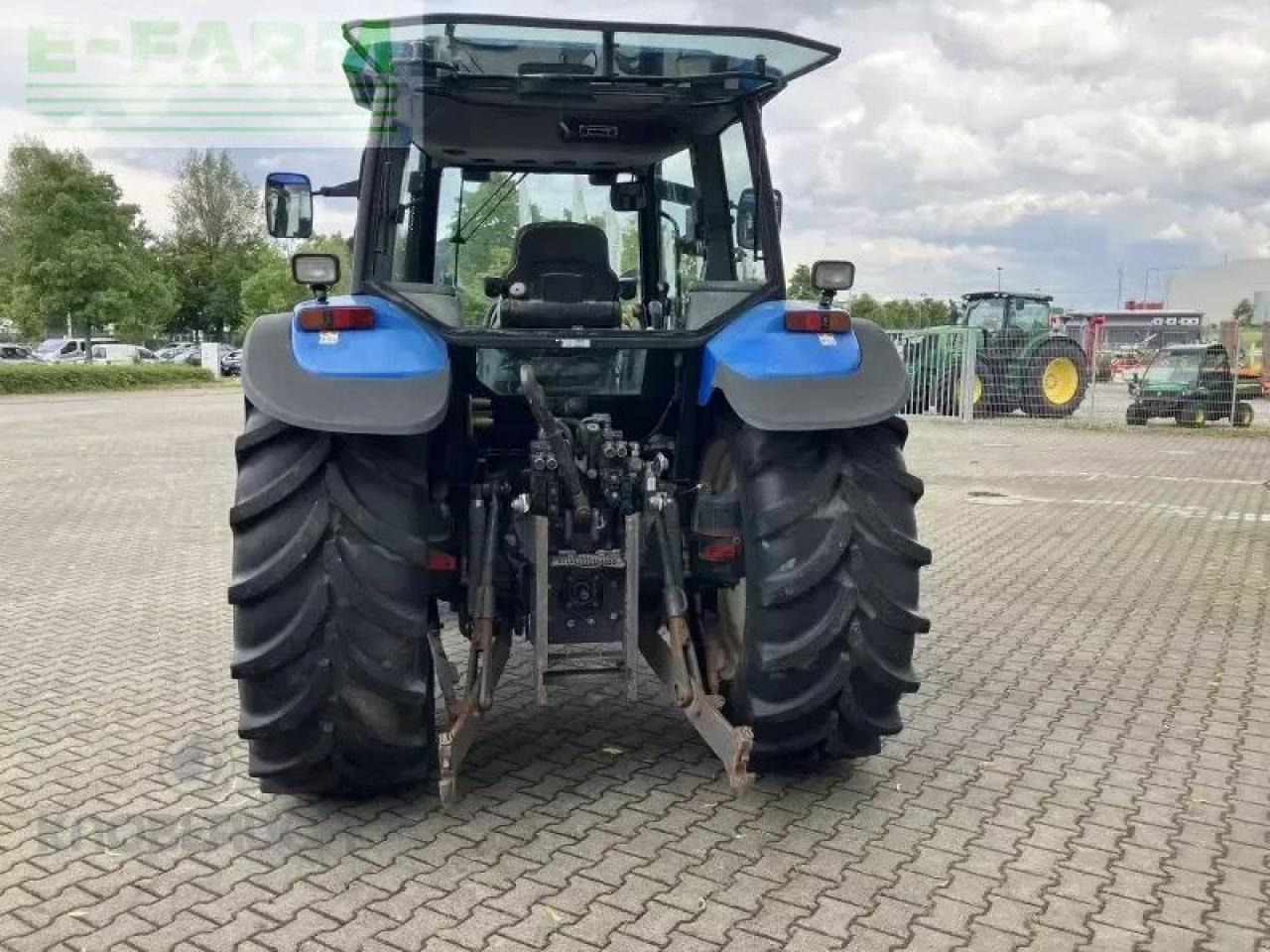 New Holland ts 115 - Traktor: bilde 4 New Holland ts 115 - Traktor: bilde 4