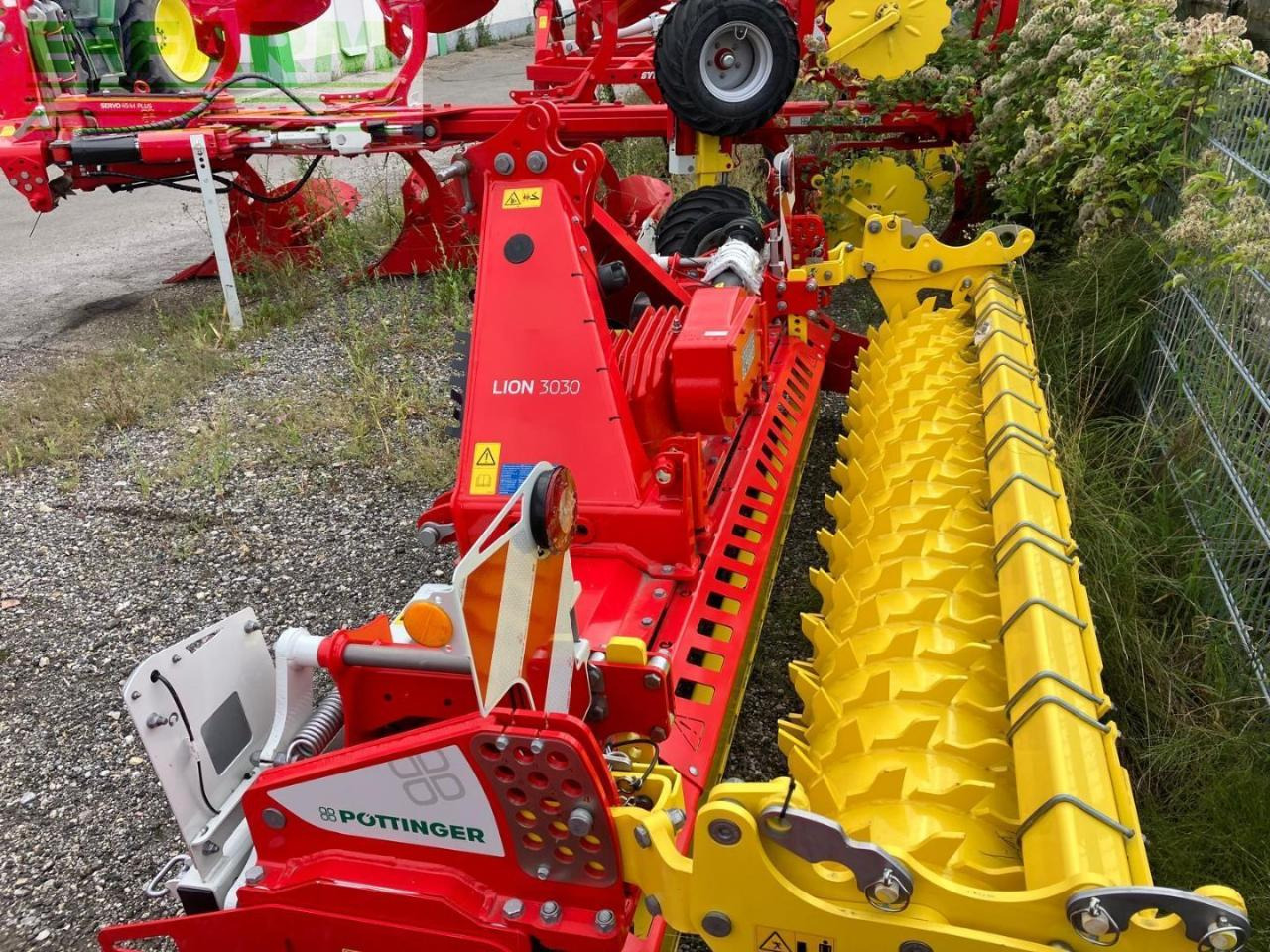 Pöttinger Lion 3030 - Jordforbedring maskin: bilde 4 Pöttinger Lion 3030 - Jordforbedring maskin: bilde 4
