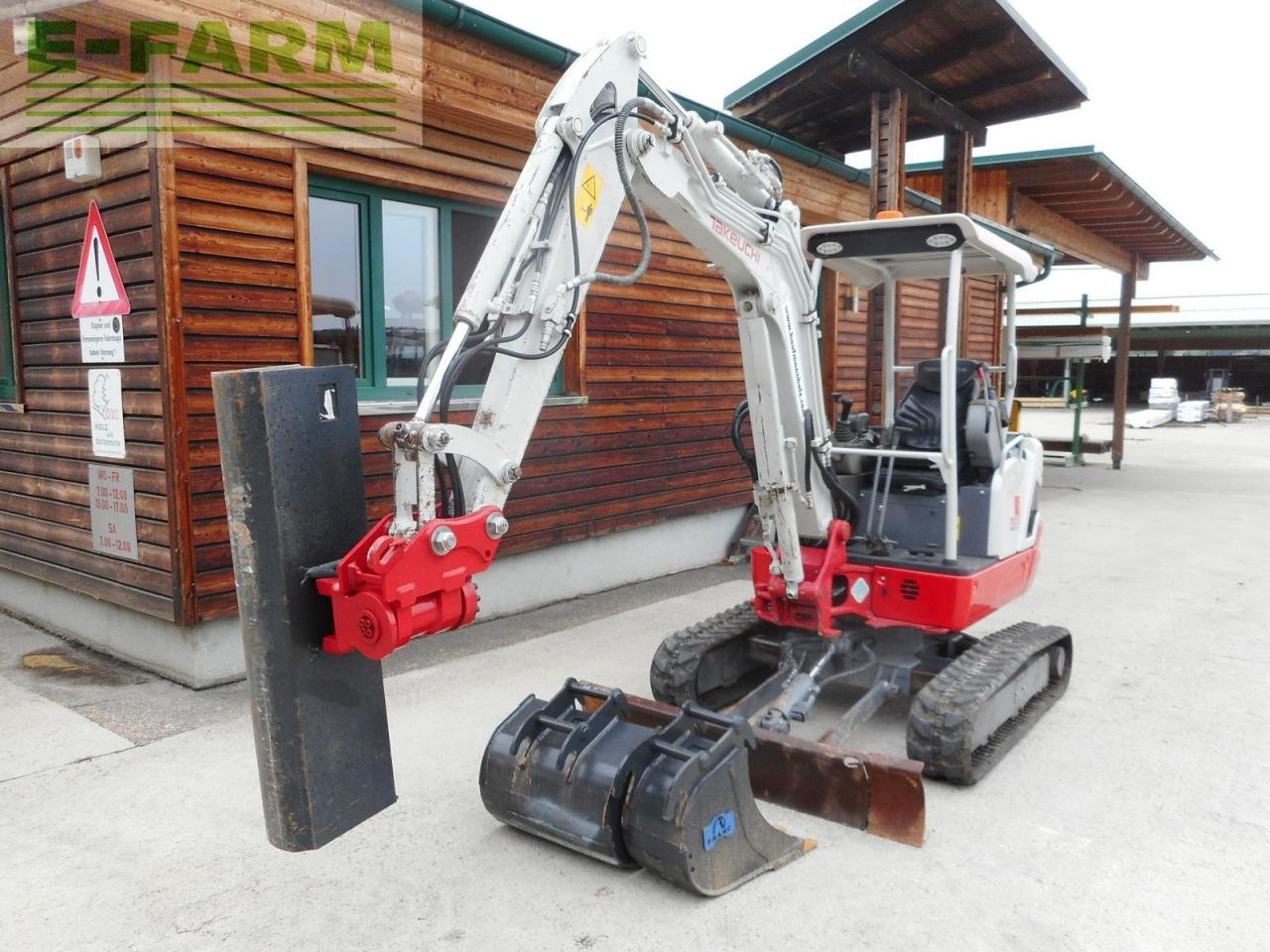 Takeuchi tb 225 mit powertilt + 3 löffel ( service neu ) - Minigraver: bilde 2 Takeuchi tb 225 mit powertilt + 3 löffel ( service neu ) - Minigraver: bilde 2