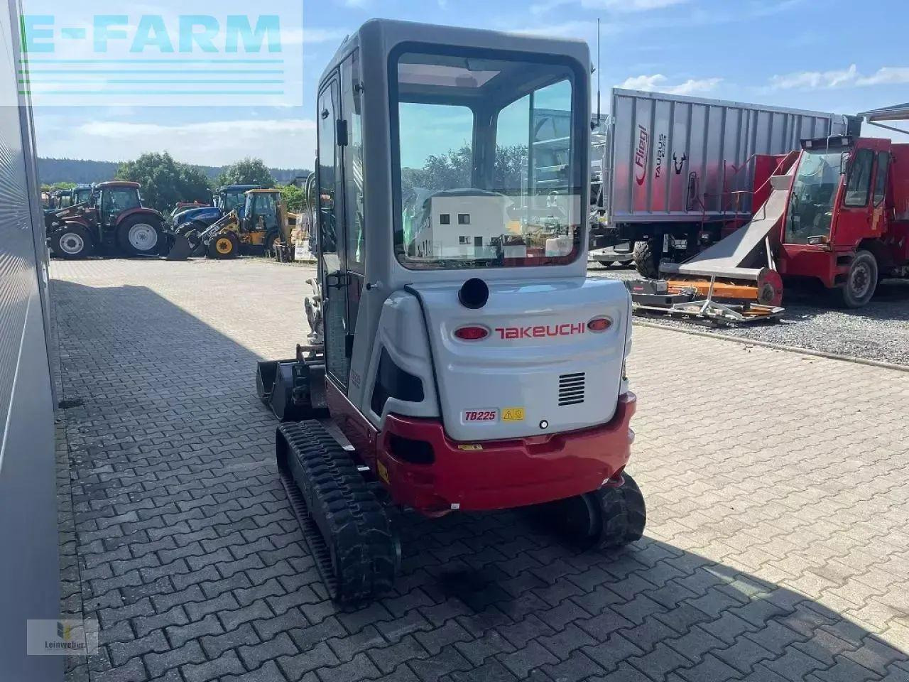 Takeuchi tb 225 v4 - Minigraver: bilde 4 Takeuchi tb 225 v4 - Minigraver: bilde 4