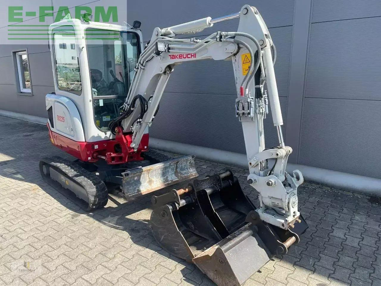 Takeuchi tb 225 v4 - Minigraver: bilde 1 Takeuchi tb 225 v4 - Minigraver: bilde 1