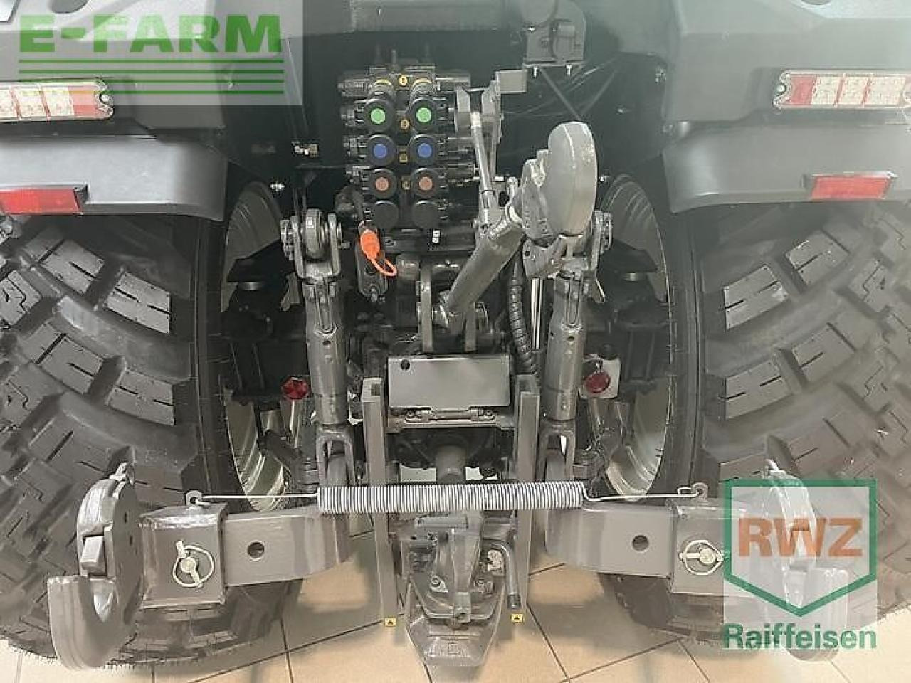 Valtra f105s 2d3 - Traktor: bilde 4 Valtra f105s 2d3 - Traktor: bilde 4