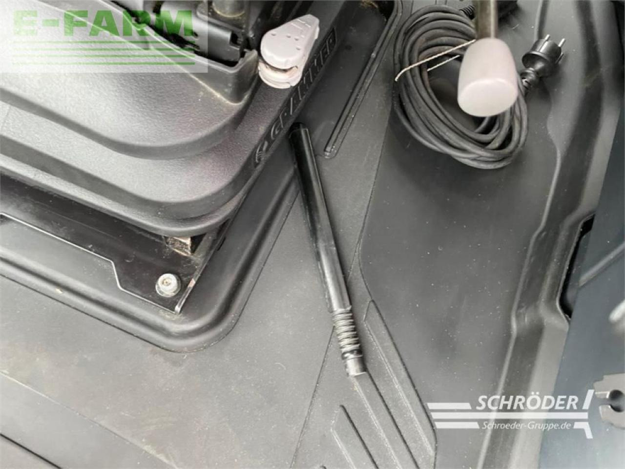 Traktor Valtra t 214 d smarttouch + rtk: bilde 11 Traktor Valtra t 214 d smarttouch + rtk: bilde 11