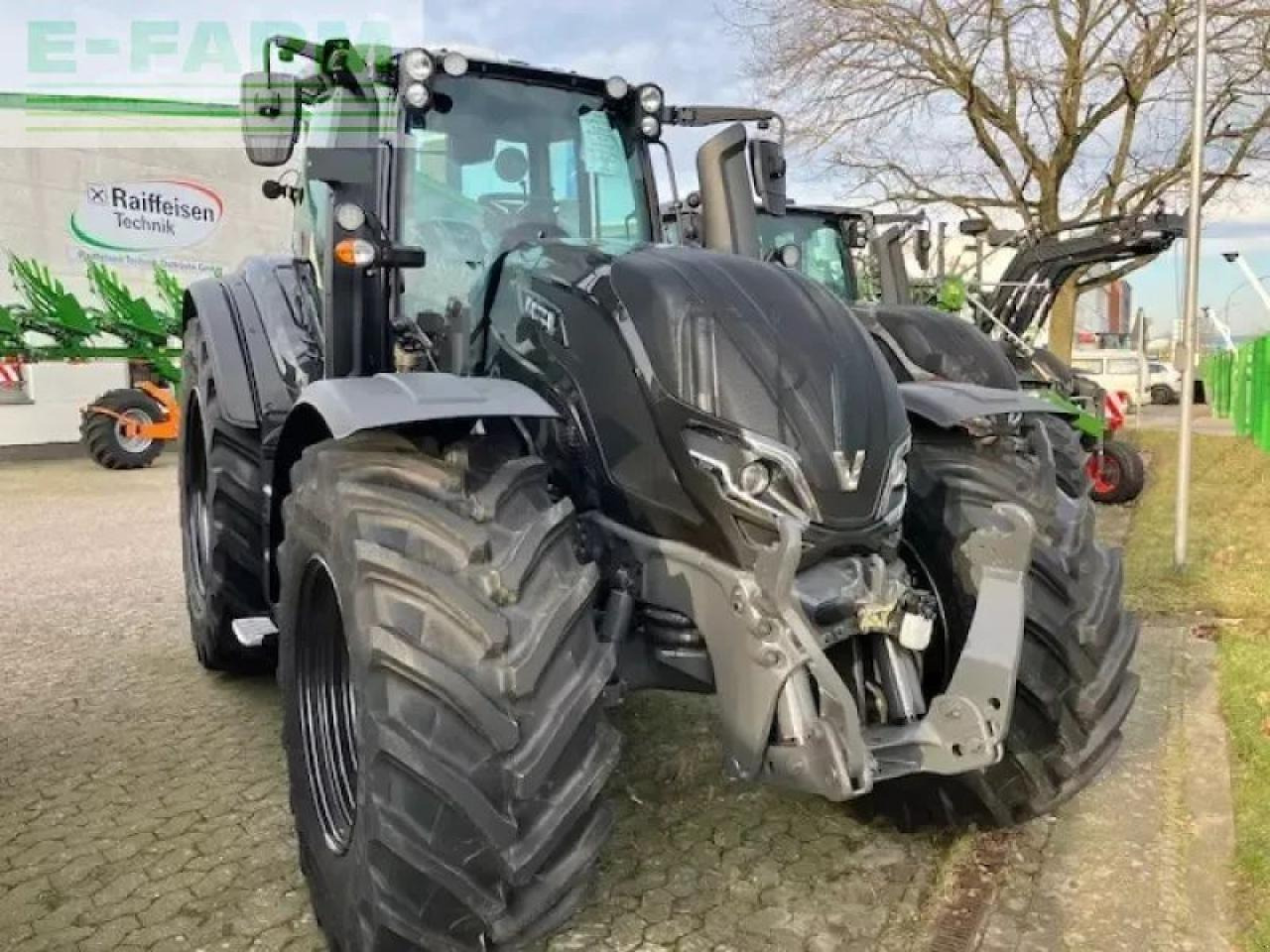 Valtra t 215a - Traktor: bilde 1 Valtra t 215a - Traktor: bilde 1