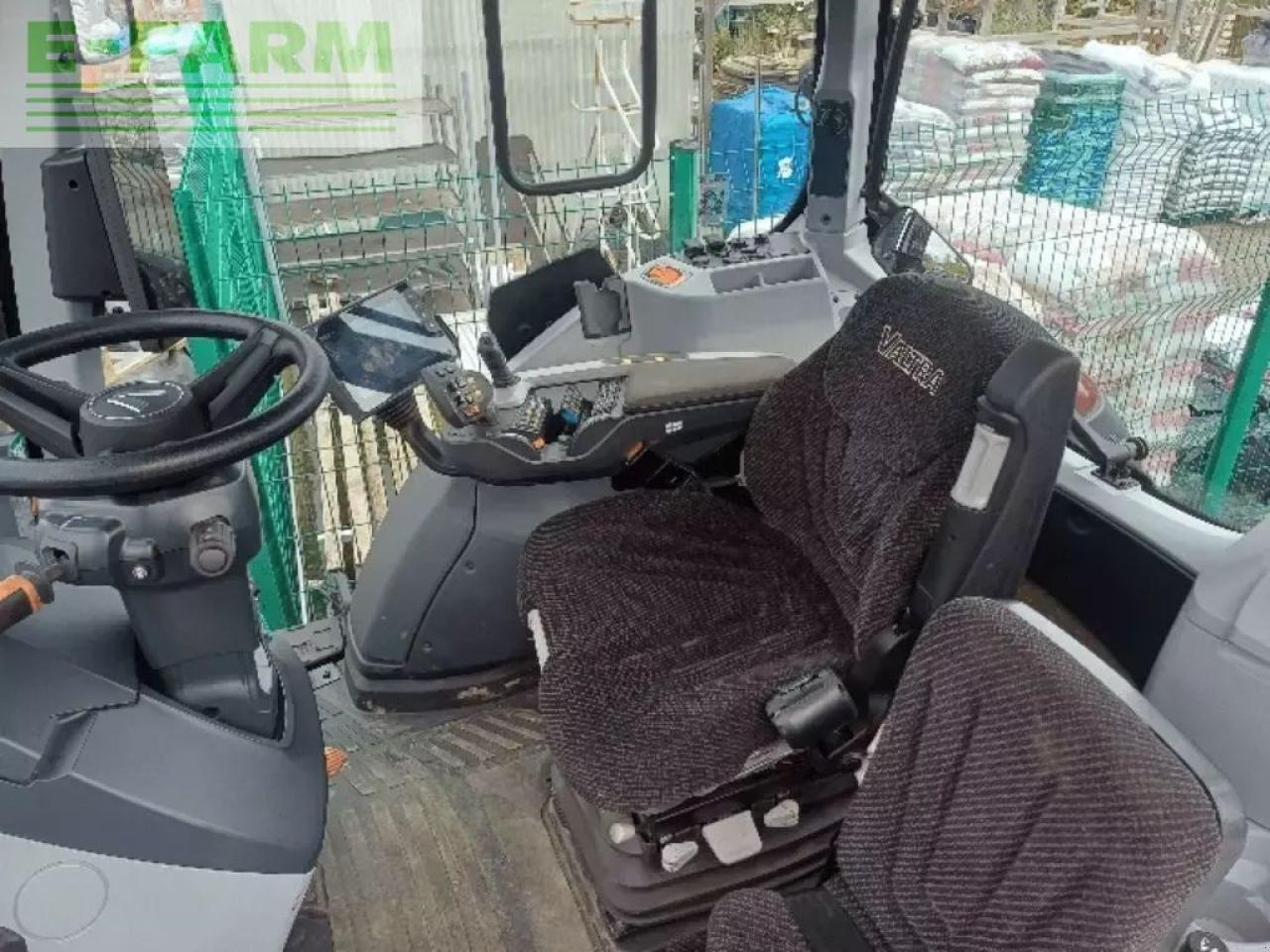 Valtra t 255 versu Versu - Traktor: bilde 4 Valtra t 255 versu Versu - Traktor: bilde 4