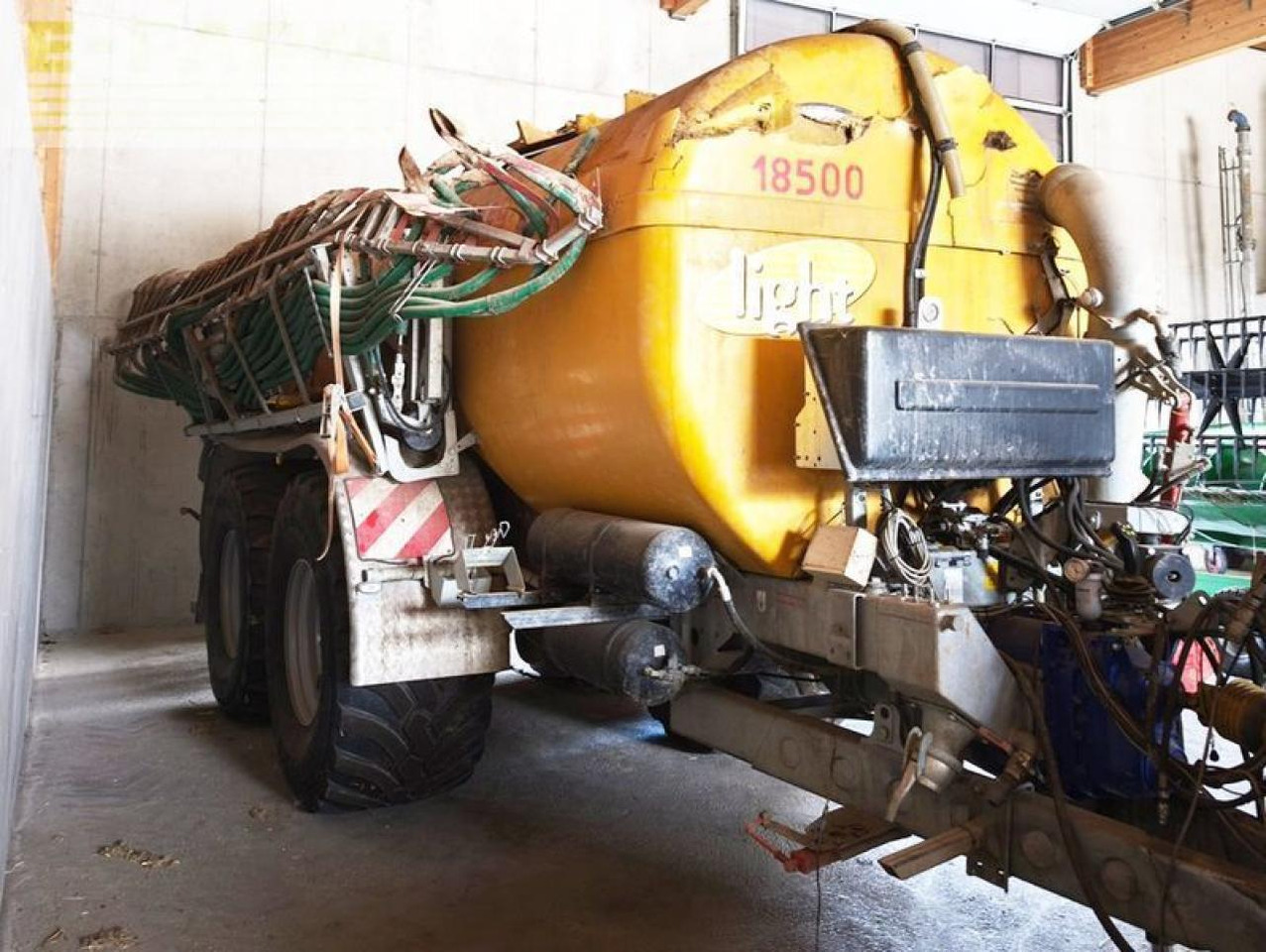 Light 18.500 polyesterfass mit unfallschaden - Gjødselvogn: bilde 4 Light 18.500 polyesterfass mit unfallschaden - Gjødselvogn: bilde 4