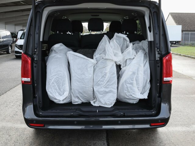 MERCEDES-BENZ EQV 300 lang,7Sitze,Schiebetür elektrisch,LED... - Persontransport, Elektrisk varebil: bilde 2 MERCEDES-BENZ EQV 300 lang,7Sitze,Schiebetür elektrisch,LED... - Persontransport, Elektrisk varebil: bilde 2