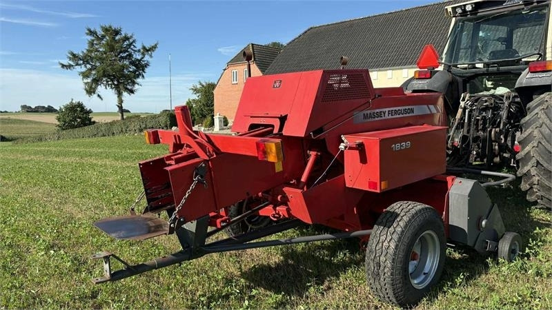 Massey Ferguson 1839 Småballe presser - Rundballepakker: bilde 3 Massey Ferguson 1839 Småballe presser - Rundballepakker: bilde 3