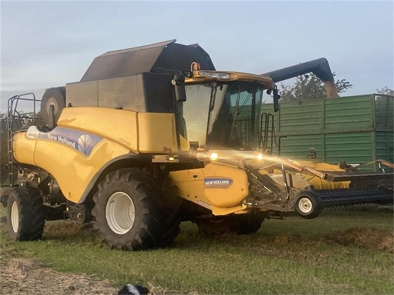 New Holland CR 980 1050er hjul og 30Fod 4 hjulstræk - Skurtresker: bilde 2 New Holland CR 980 1050er hjul og 30Fod 4 hjulstræk - Skurtresker: bilde 2