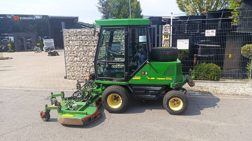 John Deere 1505 vollhydr. Großflächenmäher 3 m Mähwerk Allrad - Slåmaskin: bilde 5 John Deere 1505 vollhydr. Großflächenmäher 3 m Mähwerk Allrad - Slåmaskin: bilde 5