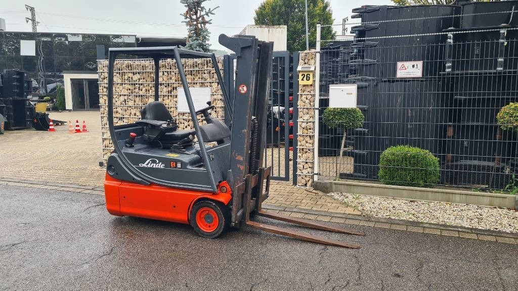 Linde E 14-02, Tripplex bis 4,5 m, Hubkraft 1.400 kg - El-truck: bilde 4 Linde E 14-02, Tripplex bis 4,5 m, Hubkraft 1.400 kg - El-truck: bilde 4