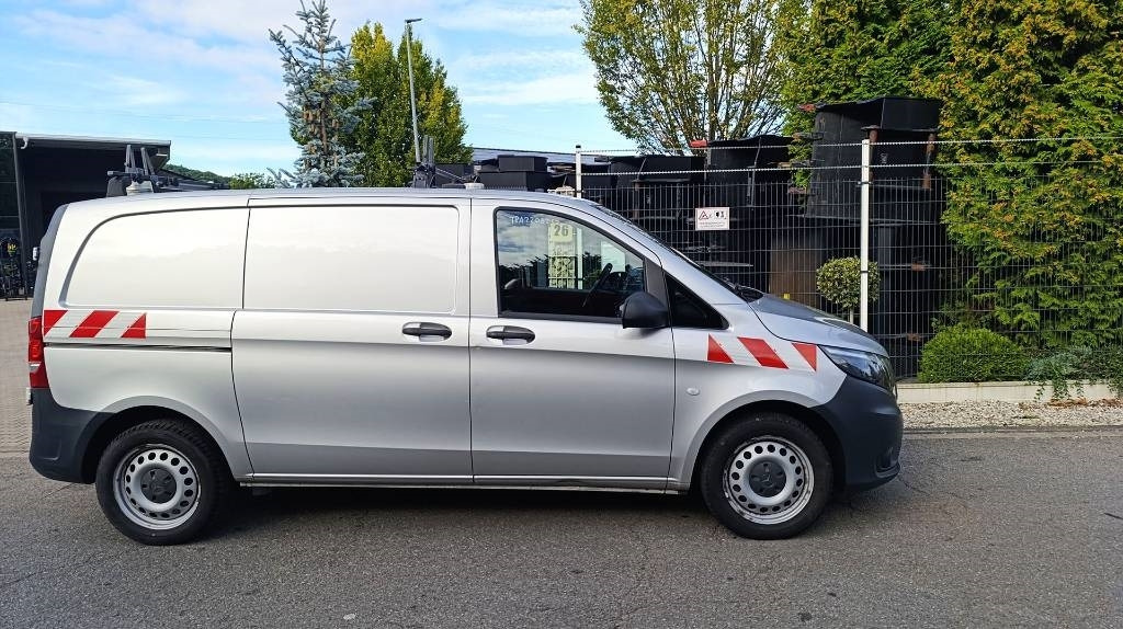 Mercedes-Benz Vito 114 CDI Allrad-Werkstattschränke-Standheizung - Varebil med skap: bilde 2 Mercedes-Benz Vito 114 CDI Allrad-Werkstattschränke-Standheizung - Varebil med skap: bilde 2