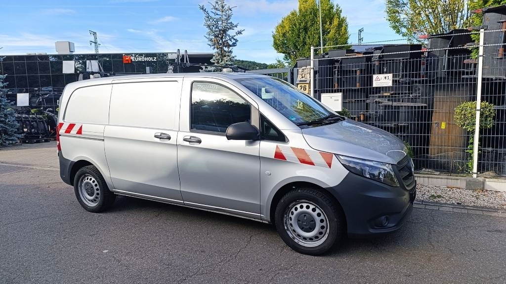 Mercedes-Benz Vito 114 CDI Allrad-Werkstattschränke-Standheizung - Varebil med skap: bilde 3 Mercedes-Benz Vito 114 CDI Allrad-Werkstattschränke-Standheizung - Varebil med skap: bilde 3