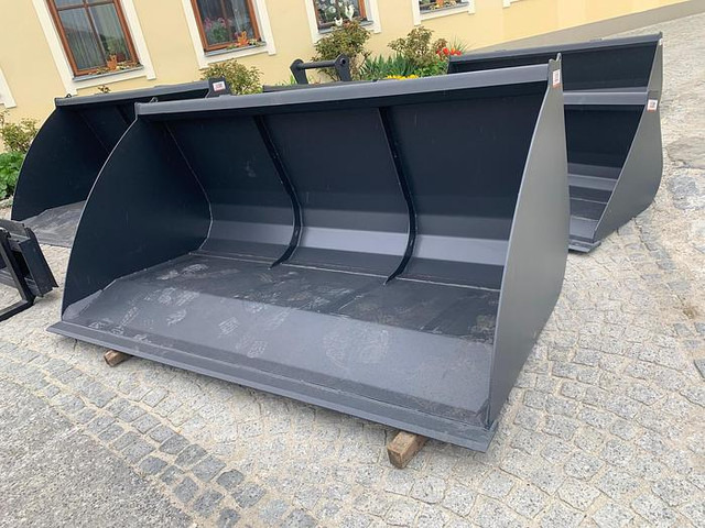 Big Volumenschaufel 250 cm mit Euro Aufnahme - Minibuss, Persontransport: bilde 2 Big Volumenschaufel 250 cm mit Euro Aufnahme - Minibuss, Persontransport: bilde 2