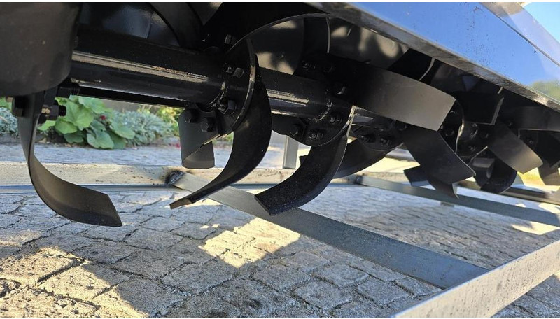 Wolverine Anbaufräse mit Bobcat 115cm Aufnahme TL-12-73 W - Utstyr: bilde 3 Wolverine Anbaufräse mit Bobcat 115cm Aufnahme TL-12-73 W - Utstyr: bilde 3