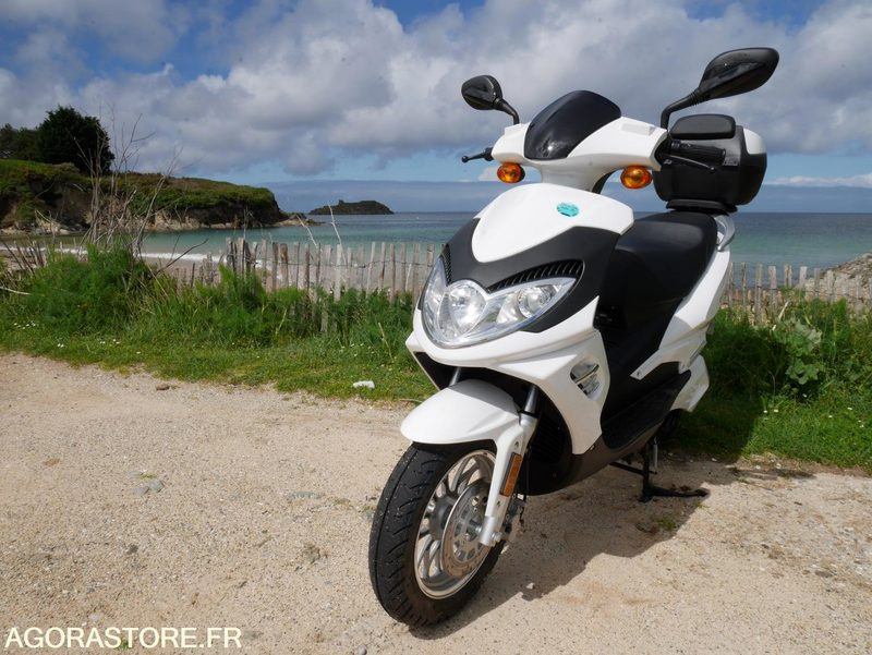 1 Scooter Easy Watts - E-stock - Motorsykkel: bilde 1 1 Scooter Easy Watts - E-stock - Motorsykkel: bilde 1