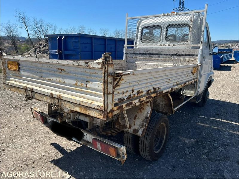 BENNE RENAULT B80 - 1995 - 125 800 KM - Varebil med tipp: bilde 2 BENNE RENAULT B80 - 1995 - 125 800 KM - Varebil med tipp: bilde 2