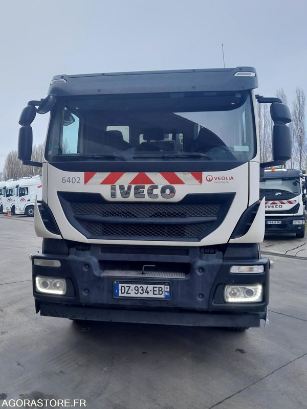 BOM 26T GNC IVECO - 2016 / 111802 KM (6402- VPIDF -66ICAM571X) - Søppelbil: bilde 2 BOM 26T GNC IVECO - 2016 / 111802 KM (6402- VPIDF -66ICAM571X) - Søppelbil: bilde 2