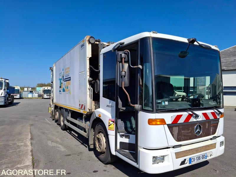 BOM Mercedes Econic 2013 240330 kms - CX-136-DD - Søppelbil: bilde 1 BOM Mercedes Econic 2013 240330 kms - CX-136-DD - Søppelbil: bilde 1