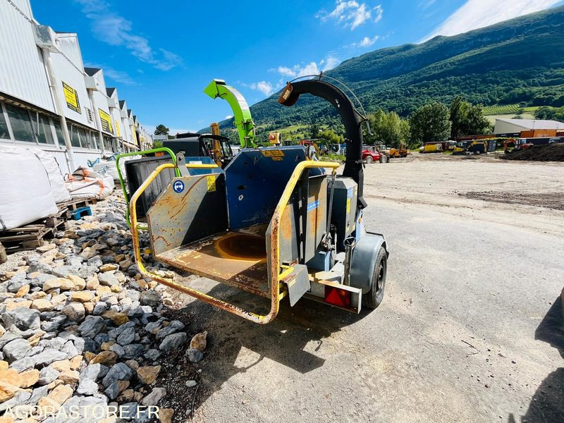 BROYEUR A BRANCHES ISEKI 150M - ANNÉE 2010 - Flismaskin: bilde 4 BROYEUR A BRANCHES ISEKI 150M - ANNÉE 2010 - Flismaskin: bilde 4