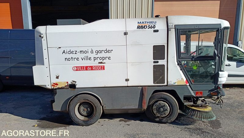 Balayeuse - Mathieu Ravo 560 - 2008 - 894640km - Feiebil: bilde 1 Balayeuse - Mathieu Ravo 560 - 2008 - 894640km - Feiebil: bilde 1