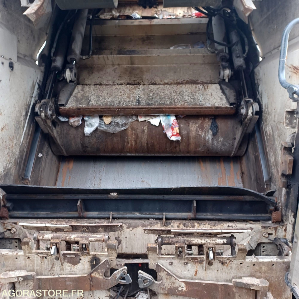 CAMION - BOM - VOLVO - FE - 300 - 180953KM - Søppelbil: bilde 3 CAMION - BOM - VOLVO - FE - 300 - 180953KM - Søppelbil: bilde 3