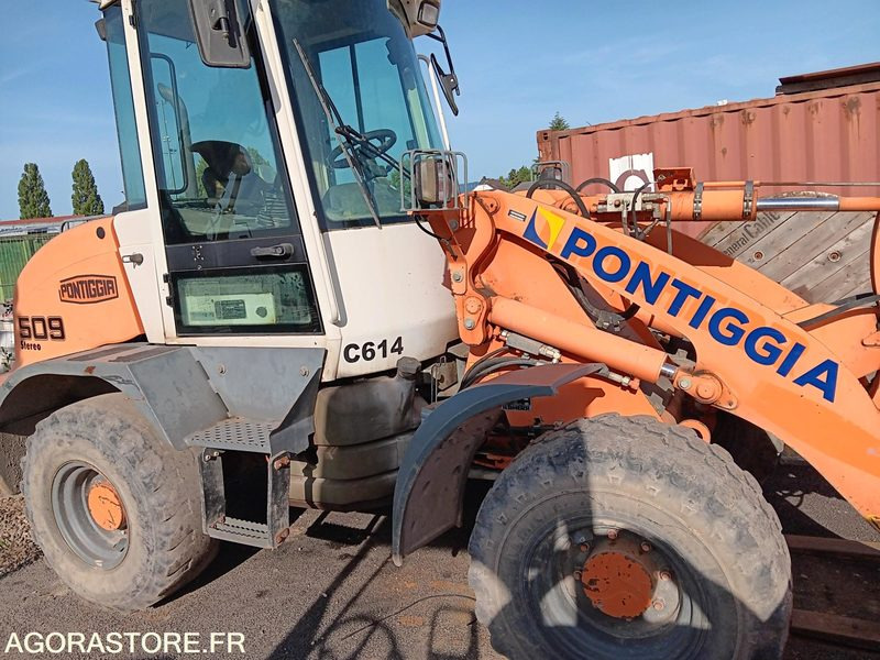 CHARGEUSE/PNEUS LIEBHERR L509 -- 2009 -- 14709 HEURES - Laster: bilde 1 CHARGEUSE/PNEUS LIEBHERR L509 -- 2009 -- 14709 HEURES - Laster: bilde 1