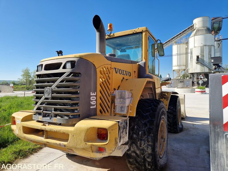 CHARGEUSE VOLVO L60E - 2005 / 6 670 HEURES - Laster: bilde 3 CHARGEUSE VOLVO L60E - 2005 / 6 670 HEURES - Laster: bilde 3