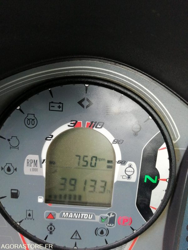 CHARIOT TELESCOPIQUE FIXE - MANITOU - 2.5 T - 2014 / 3910 HEURES - Teleskoplastere: bilde 4 CHARIOT TELESCOPIQUE FIXE - MANITOU - 2.5 T - 2014 / 3910 HEURES - Teleskoplastere: bilde 4