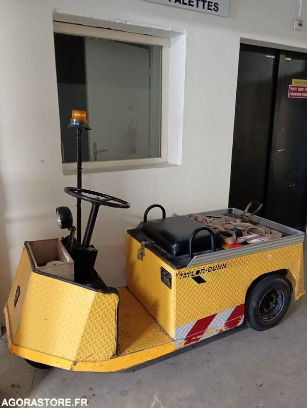 Chariot électrique TAYLOR DUNN - Bon état - 2010 - Elektrisk trekkvogn: bilde 1 Chariot électrique TAYLOR DUNN - Bon état - 2010 - Elektrisk trekkvogn: bilde 1
