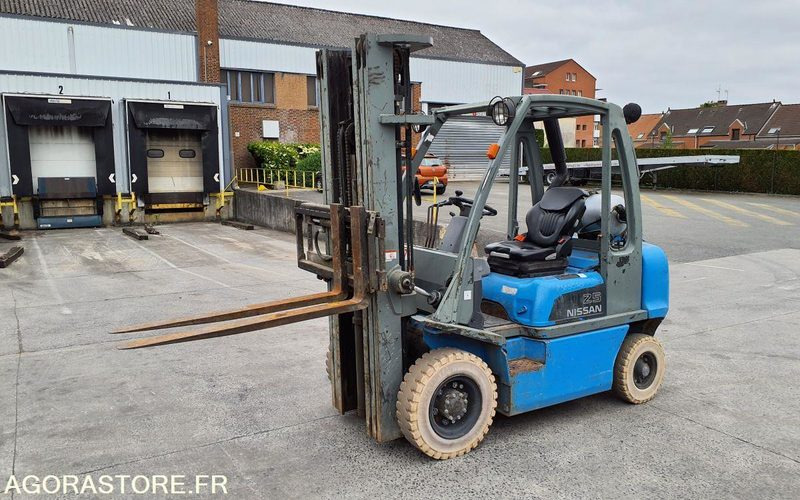 Chariot élévateur frontal GAZ Nissan 2827 heures Triplex UD02A25PQ - 3F550 - Gaffeltruck: bilde 3 Chariot élévateur frontal GAZ Nissan 2827 heures Triplex UD02A25PQ - 3F550 - Gaffeltruck: bilde 3