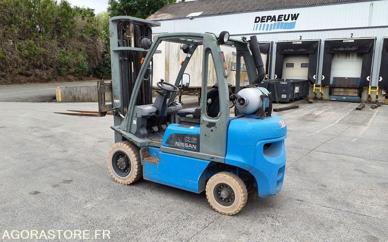Chariot élévateur frontal GAZ Nissan 2827 heures Triplex UD02A25PQ - 3F550 - Gasstruck: bilde 2 Chariot élévateur frontal GAZ Nissan 2827 heures Triplex UD02A25PQ - 3F550 - Gasstruck: bilde 2
