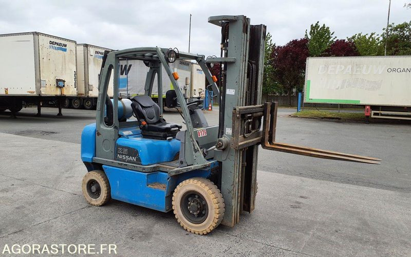 Chariot élévateur frontal GAZ Nissan 2827 heures Triplex UD02A25PQ - 3F550 - Gaffeltruck: bilde 4 Chariot élévateur frontal GAZ Nissan 2827 heures Triplex UD02A25PQ - 3F550 - Gaffeltruck: bilde 4