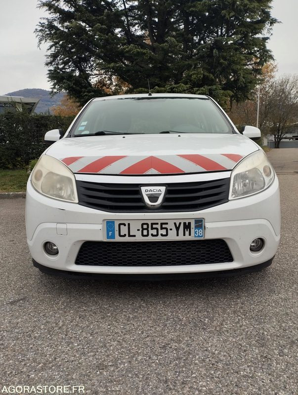 DACIA SANDERO_1.5 dCi eco2 90 cv _ CL-855-YM - Personenbil: bilde 2 DACIA SANDERO_1.5 dCi eco2 90 cv _ CL-855-YM - Personenbil: bilde 2