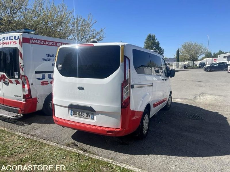 DQ-048-QV - Non Roulant - Pour pièces - FORD CUSTOM - VASP - 361 398 Kms - Ambulanse: bilde 4 DQ-048-QV - Non Roulant - Pour pièces - FORD CUSTOM - VASP - 361 398 Kms - Ambulanse: bilde 4