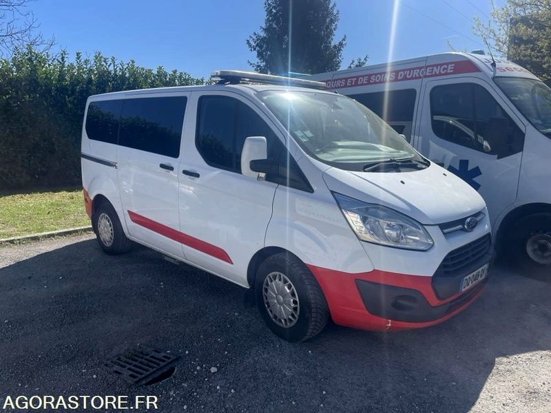 DQ-048-QV - Non Roulant - Pour pièces - FORD CUSTOM - VASP - 361 398 Kms - Ambulanse: bilde 2 DQ-048-QV - Non Roulant - Pour pièces - FORD CUSTOM - VASP - 361 398 Kms - Ambulanse: bilde 2