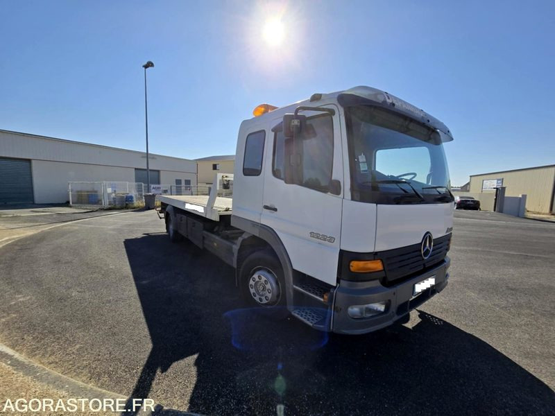 Dépanneuse Mercedes 1223 MOTEUR ECHANGE STANDARD 8O.000 - Bergingsbil: bilde 1 Dépanneuse Mercedes 1223 MOTEUR ECHANGE STANDARD 8O.000 - Bergingsbil: bilde 1