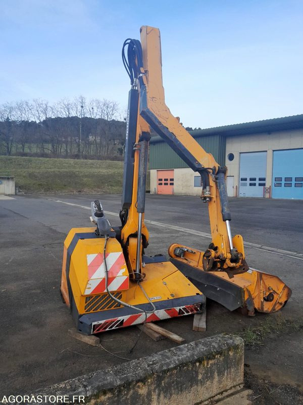 Epareuse Norémat Optima avec tête de fauchage rousseau technipro 160 - Armklipper: bilde 1 Epareuse Norémat Optima avec tête de fauchage rousseau technipro 160 - Armklipper: bilde 1