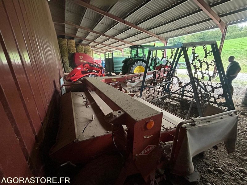 FAUCHEUSE TRAINEE KUHN FC300G 1995 AVEC CONDITIONNEUR - Slåmaskin: bilde 2 FAUCHEUSE TRAINEE KUHN FC300G 1995 AVEC CONDITIONNEUR - Slåmaskin: bilde 2