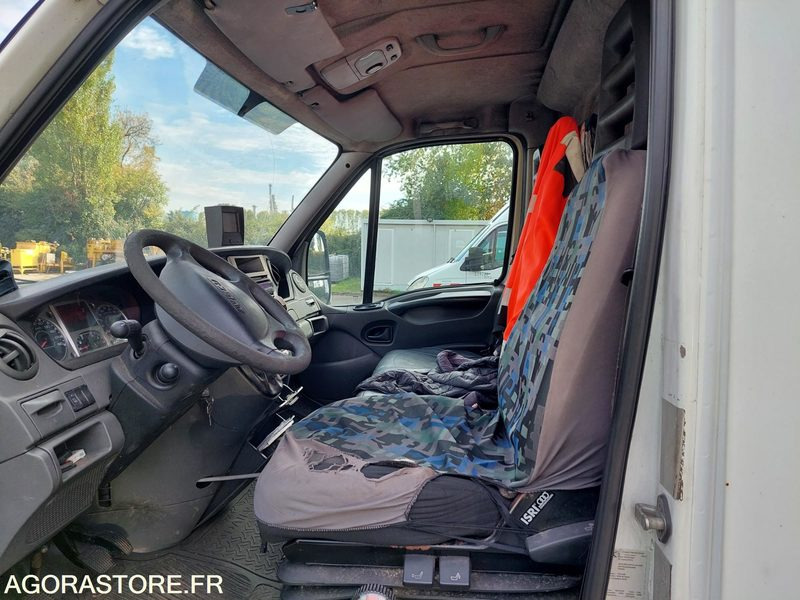 FOURGON IVECO AVEC GROUPE HP 371482 KMS / BC273MB (VENTE EXPORT UNIQUEMENT) - Kassebil: bilde 3 FOURGON IVECO AVEC GROUPE HP 371482 KMS / BC273MB (VENTE EXPORT UNIQUEMENT) - Kassebil: bilde 3