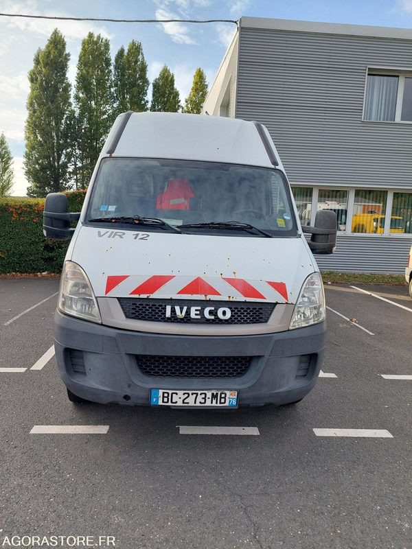 FOURGON IVECO AVEC GROUPE HP 371482 KMS / BC273MB (VENTE EXPORT UNIQUEMENT) - Kassebil: bilde 1 FOURGON IVECO AVEC GROUPE HP 371482 KMS / BC273MB (VENTE EXPORT UNIQUEMENT) - Kassebil: bilde 1