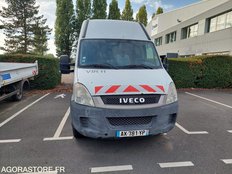 FOURGON IVECO AVEC GROUPE HP / AX781YP (VENTE EXPORT UNIQUEMENT) - Kassebil: bilde 2 FOURGON IVECO AVEC GROUPE HP / AX781YP (VENTE EXPORT UNIQUEMENT) - Kassebil: bilde 2